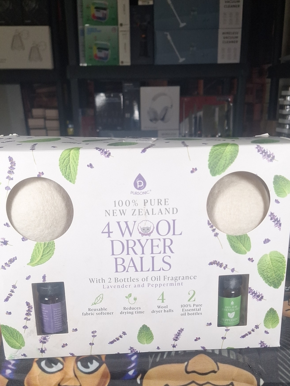 4 Wool Dryer Balls with Lavender & Peppermint Oils - White